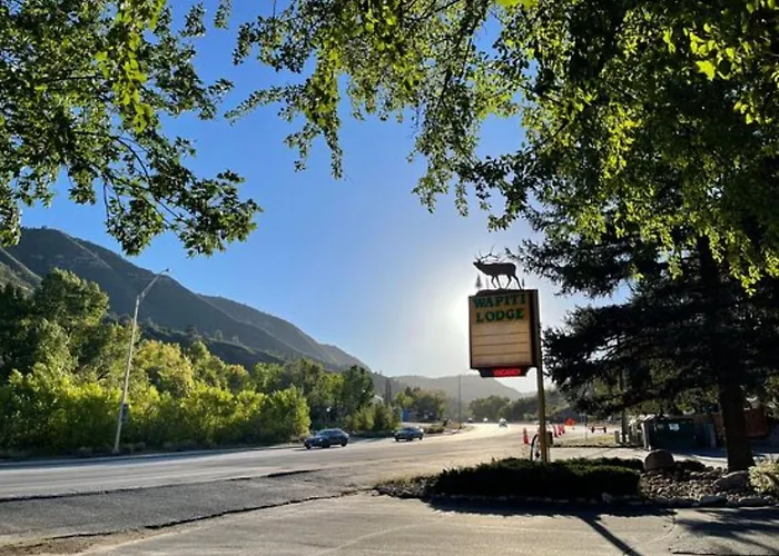 Wapiti Lodge