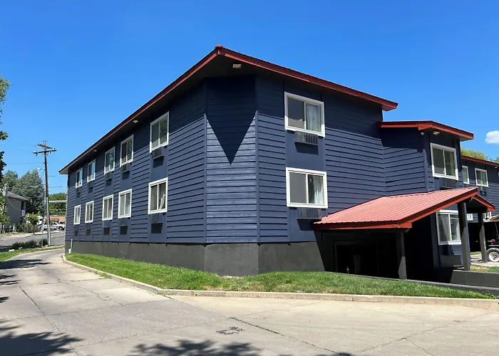 The Junction Hotel And Hostel